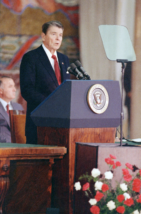 Ronald Reagan speaks at Moscow State University. Doug Mills/AP